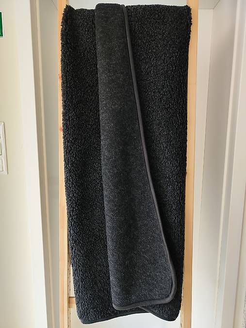 Úžitkový textil - Vlnienka Deka vlnená 100% ovčie rúno Barancek Antracit  počesaná 135 x 200 CM - 17951763_