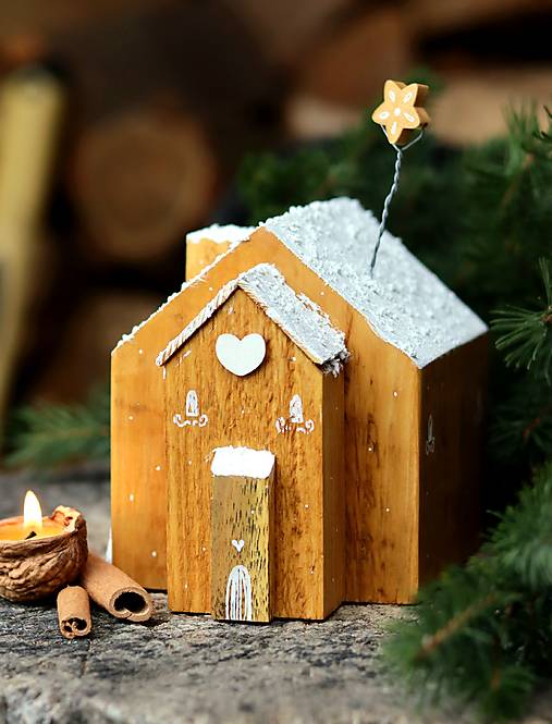 "Starý" drevený pekárkin domček