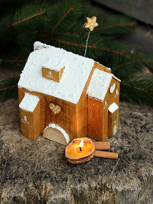 "Starý" drevený pekárkin domček