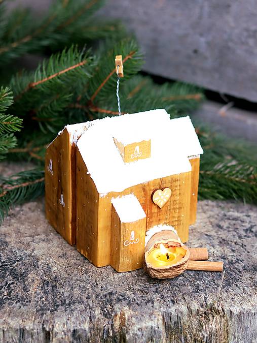 "Starý" drevený pekárkin domček