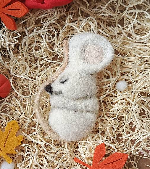 Brošne - Plstená brošňa myška bílá - 17950322_