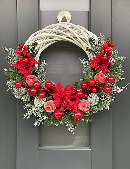 Vianočný veniec 36cm na bielom prútenom základe na dvere vianočná dekorácia Venček