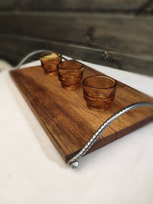 Servírovací podnos