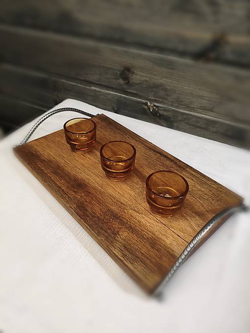 Servírovací podnos