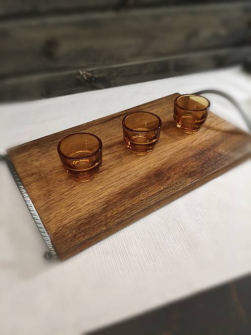 Servírovací podnos