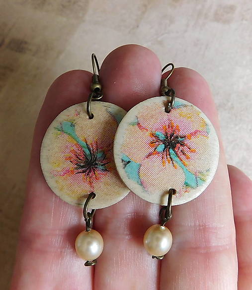 Náušnice - drevené kruhy vintage kvietky - totálny výpredaj! - 17952362_