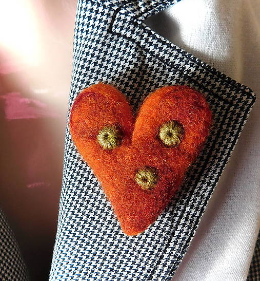 Brošne - plstená brošňa kolieska v srdci - totálny výpredaj všetkého! - 17952469_