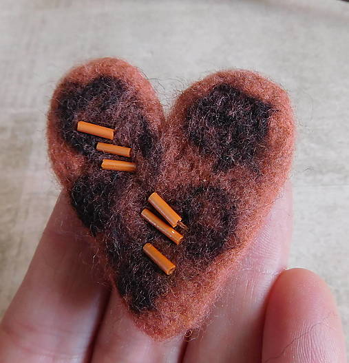 Brošne - plstená brošňa srdce - totálny výpredaj všetkého! - 17952473_