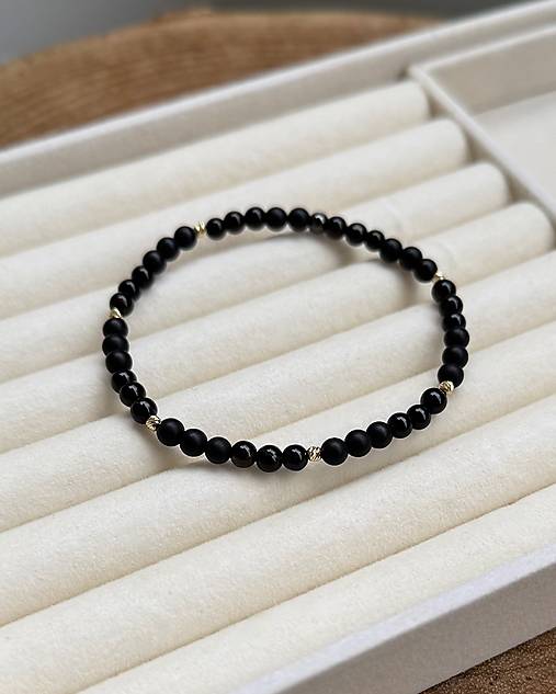 Dámsky náramok Midnight Grace - Náramok z Čierneho Ónyxu so 6 guličkami zo žltého zlata Au585