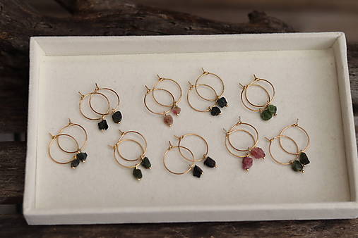 Náušnice kruhy surový turmalín