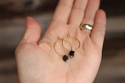 Náušnice kruhy surový turmalín