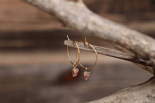 Náušnice kruhy surový turmalín