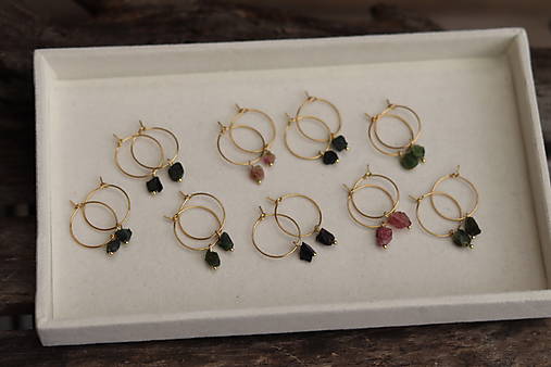 Náušnice kruhy surový turmalín