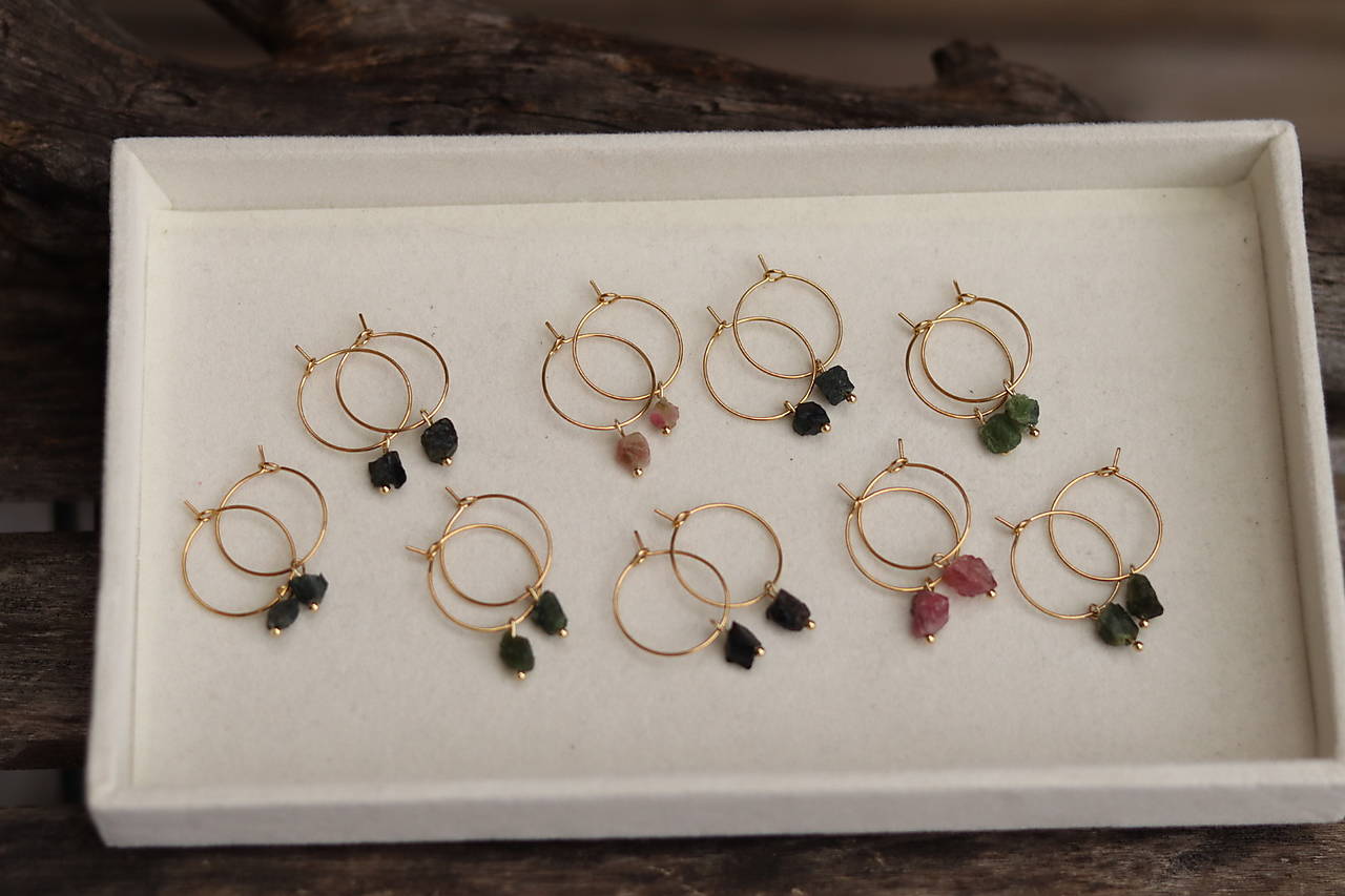 Náušnice kruhy surový turmalín