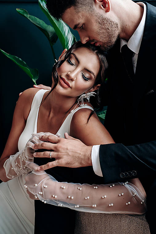 Kvetinové svadobné náušnice Olívia (Kvetinové náušnice s perlami /rôzne veľkosti/)