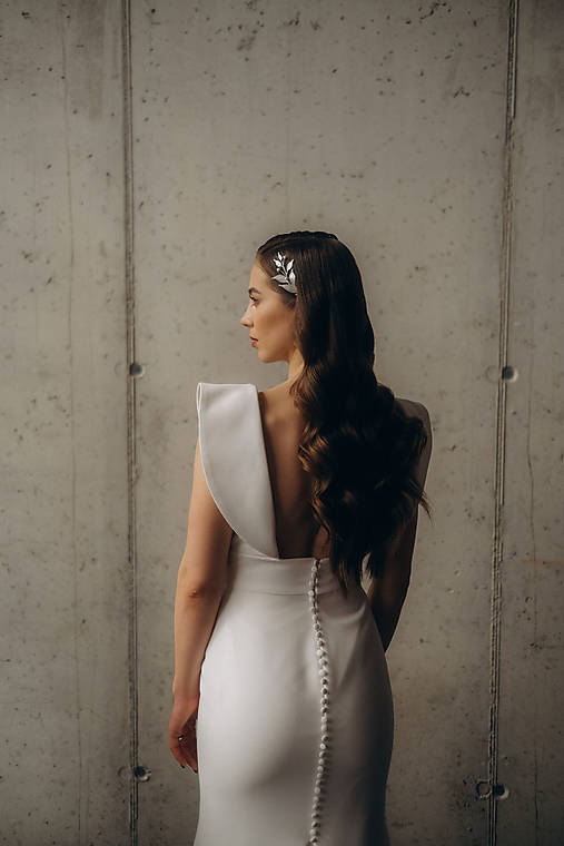 Svadobná aplikácia do vlasov s riečnymi perlami (Zlatá ozdoba do vlasov + náušnice)