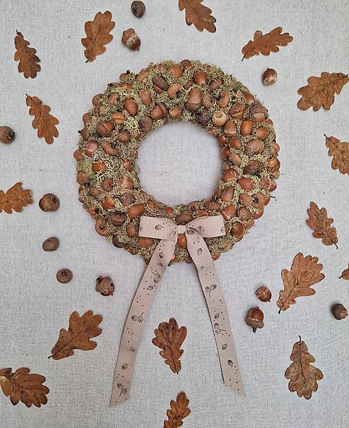 Dekorácie - Žaluďový veniec so stabilizovaným machom - 17956109_