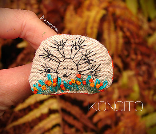 Brošne - brošňa: "P á v i k" na lúke - 17958170_