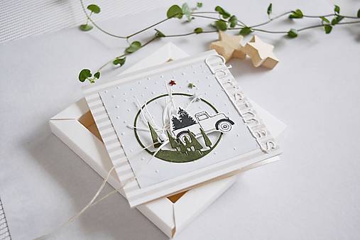 Papiernictvo - Vianočný pozdrav - auto v lese - 17960731_