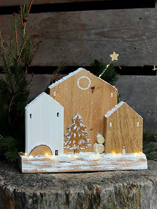 Prírodné drevené domčeky