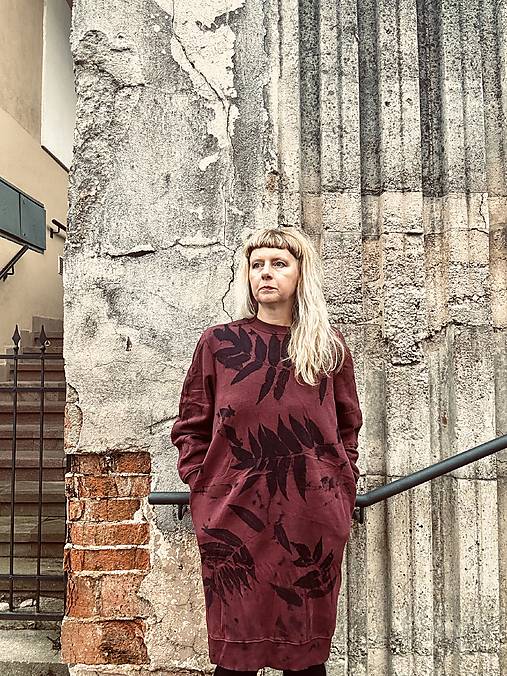 saty s vreckami .recyklovane bordo.