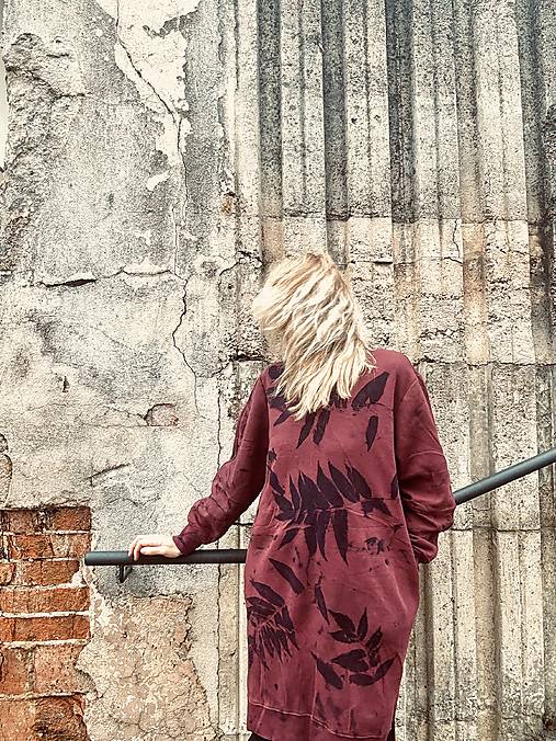 saty s vreckami .recyklovane bordo.