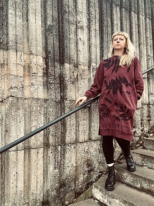 saty s vreckami .recyklovane bordo.