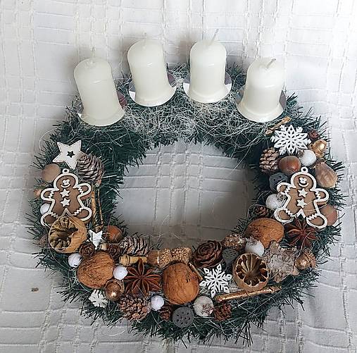 Dekorácie - adventný veniec perníčkový - 17958517_