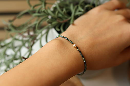 Tenký náramok zirkon, perla