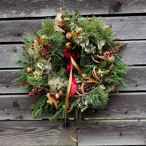 Dekorácie - Zimný veniec na dvere - 17958246_