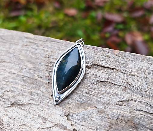 Strieborný Prívesok so Sokolím okom