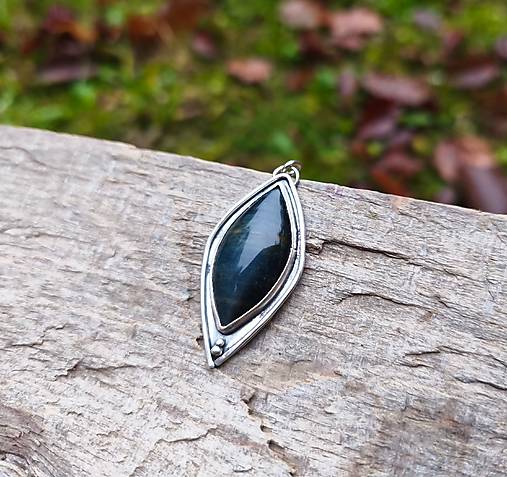 Strieborný Prívesok so Sokolím okom