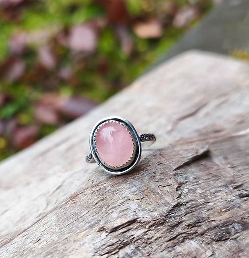 Strieborný Prsteň s Ruženínom