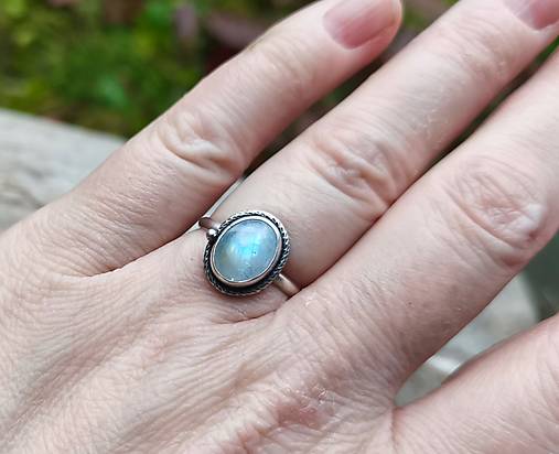 Strieborný Prsteň s Mesačným kameňom