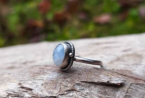Strieborný Prsteň s Mesačným kameňom