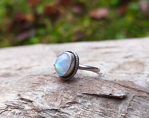 Strieborný Prsteň s Mesačným kameňom