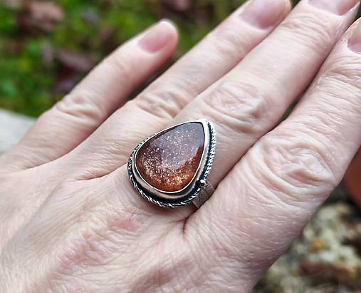 Strieborný Prsteň so Slnečným kameňom