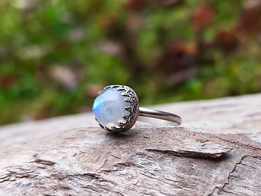 Strieborný Prsteň s Mesačným kameňom