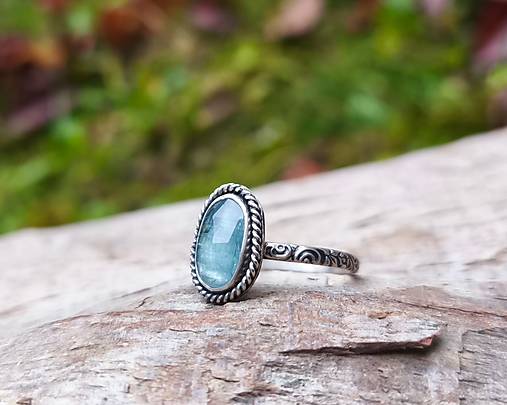 Strieborný Prsteň s Kyanitom