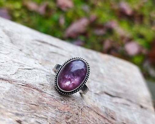 Strieborný Prsteň s Lepidolitom