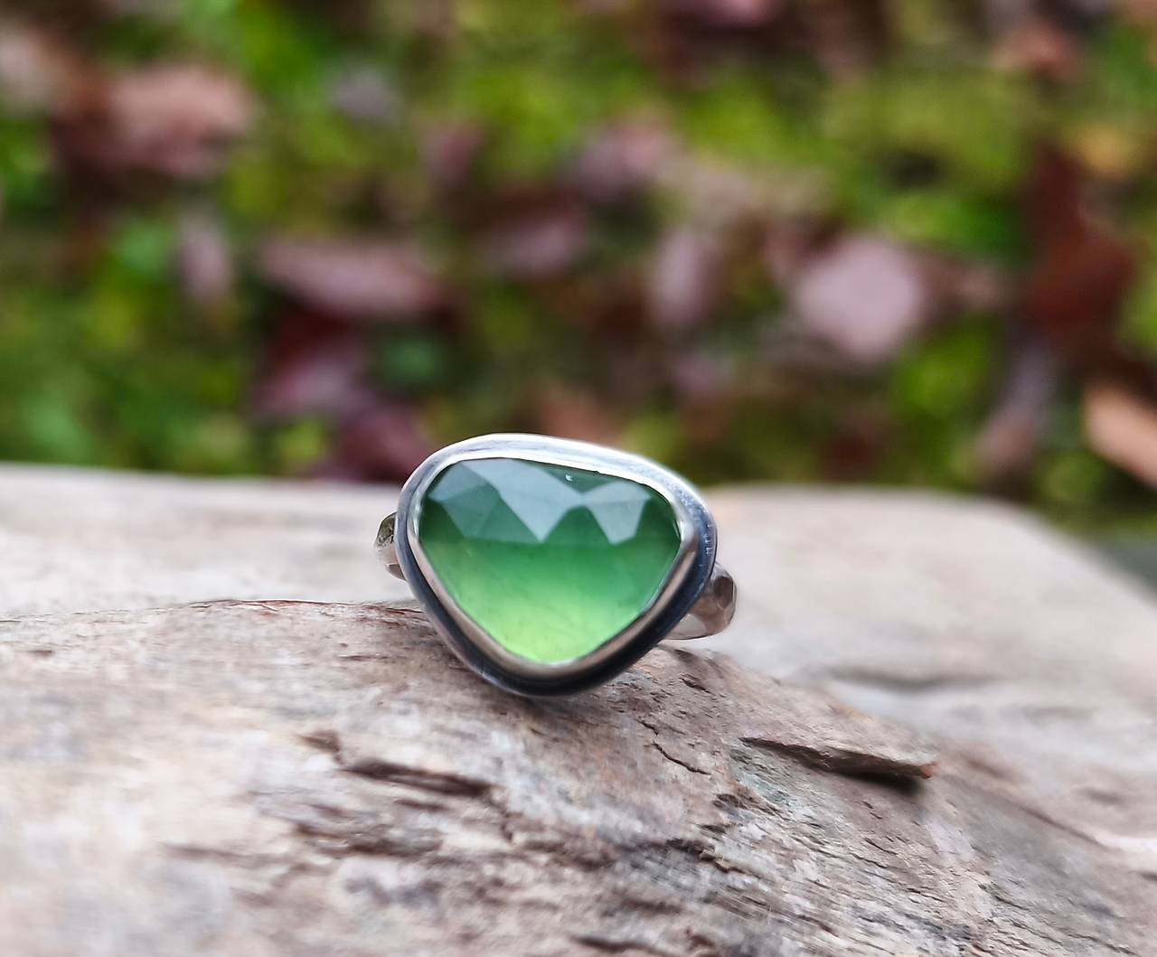 Strieborný Prsteň so Serpentinitom