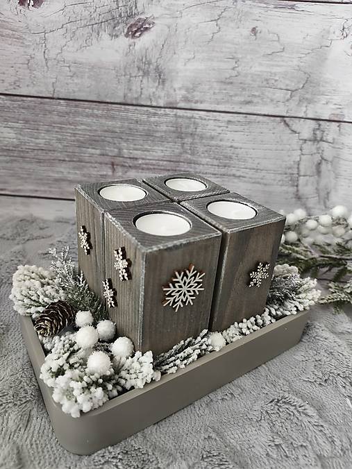 Svietidlá - Adventný  svietnik venoec drevený - 17964027_