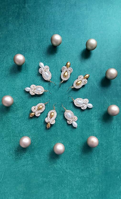 Náušnice - Zlatá manna - Ručne šité šujtášové náušnice - Soutache earrings - 17963669_