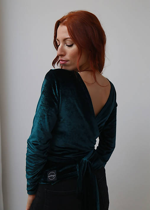 Topy, tričká, tielka - Zamatový zavinovací top s dlhým rukávom - 17961443_