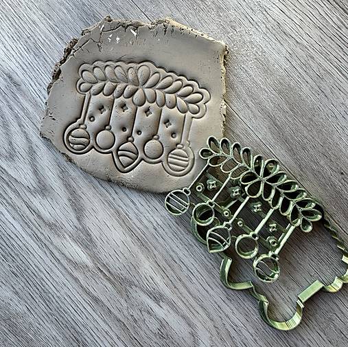 Príbory, varešky, pomôcky - Vykrajovátka a pečiatky – Girlanda - 17962379_