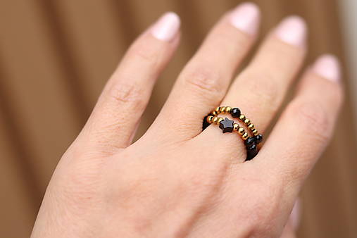 Prsteň Spinel, hematit