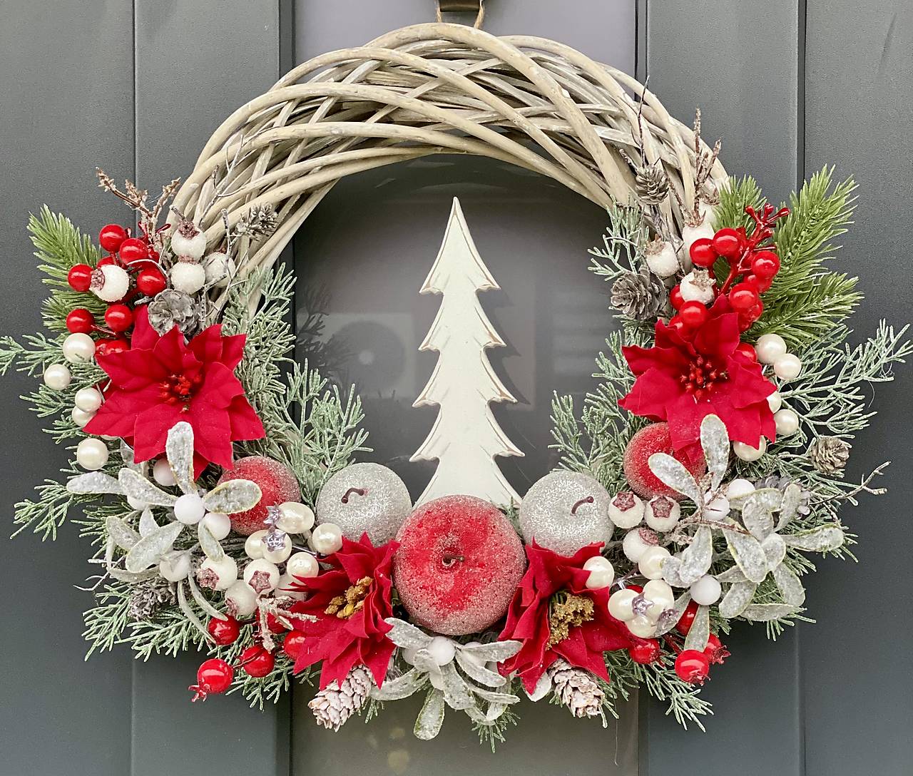 Vianočný veniec 35cm na prútenom základe na dvere vianočná dekorácia Venček