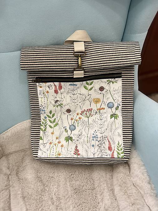 Jedinečný rolovací batoh - rolltop (4)