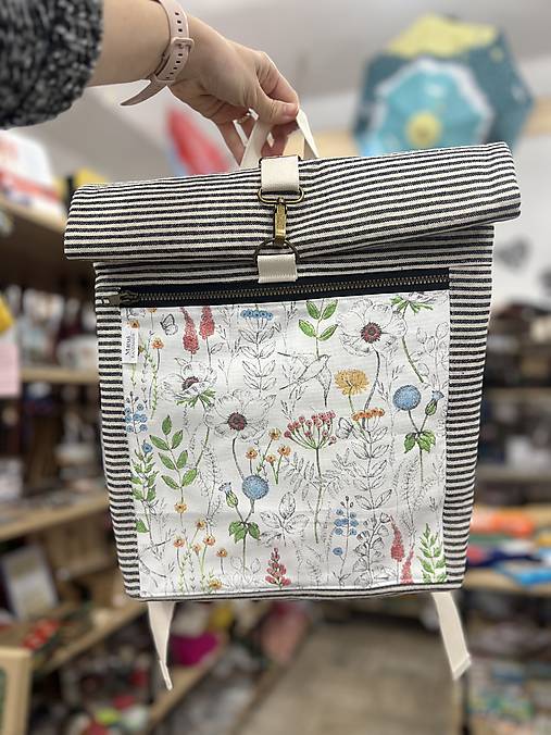 Jedinečný rolovací batoh - rolltop (4)