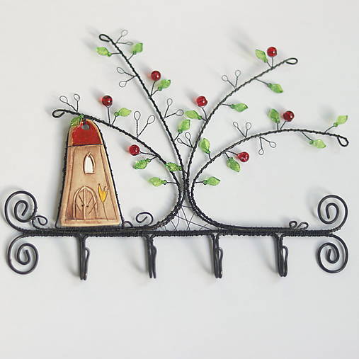 Nábytok - vešiak na kľúče s domčekom - 17966111_